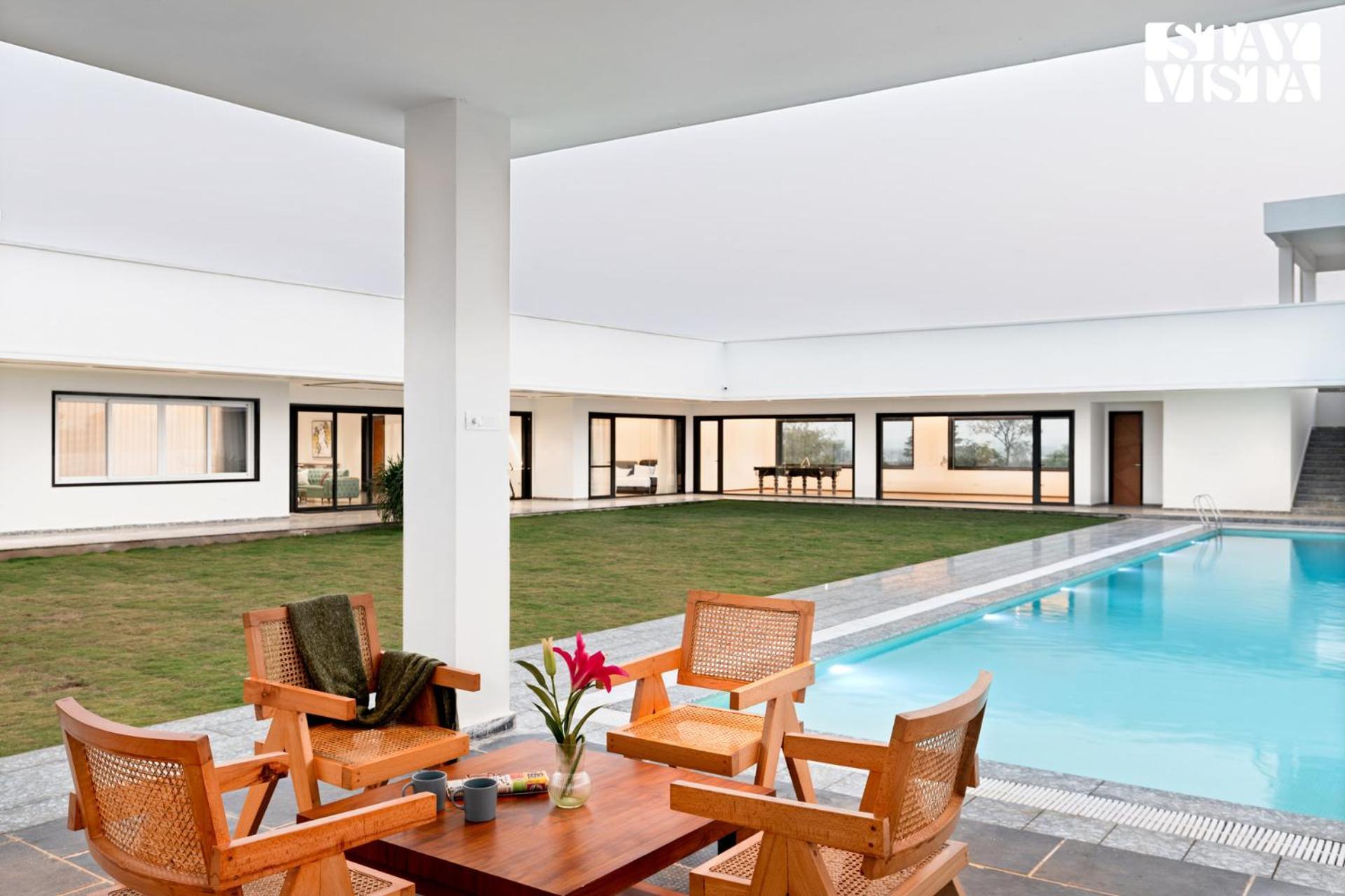 Stayvista At Aj House With Pvt Pool & Projector Set-Up Hyderabad Exterior photo