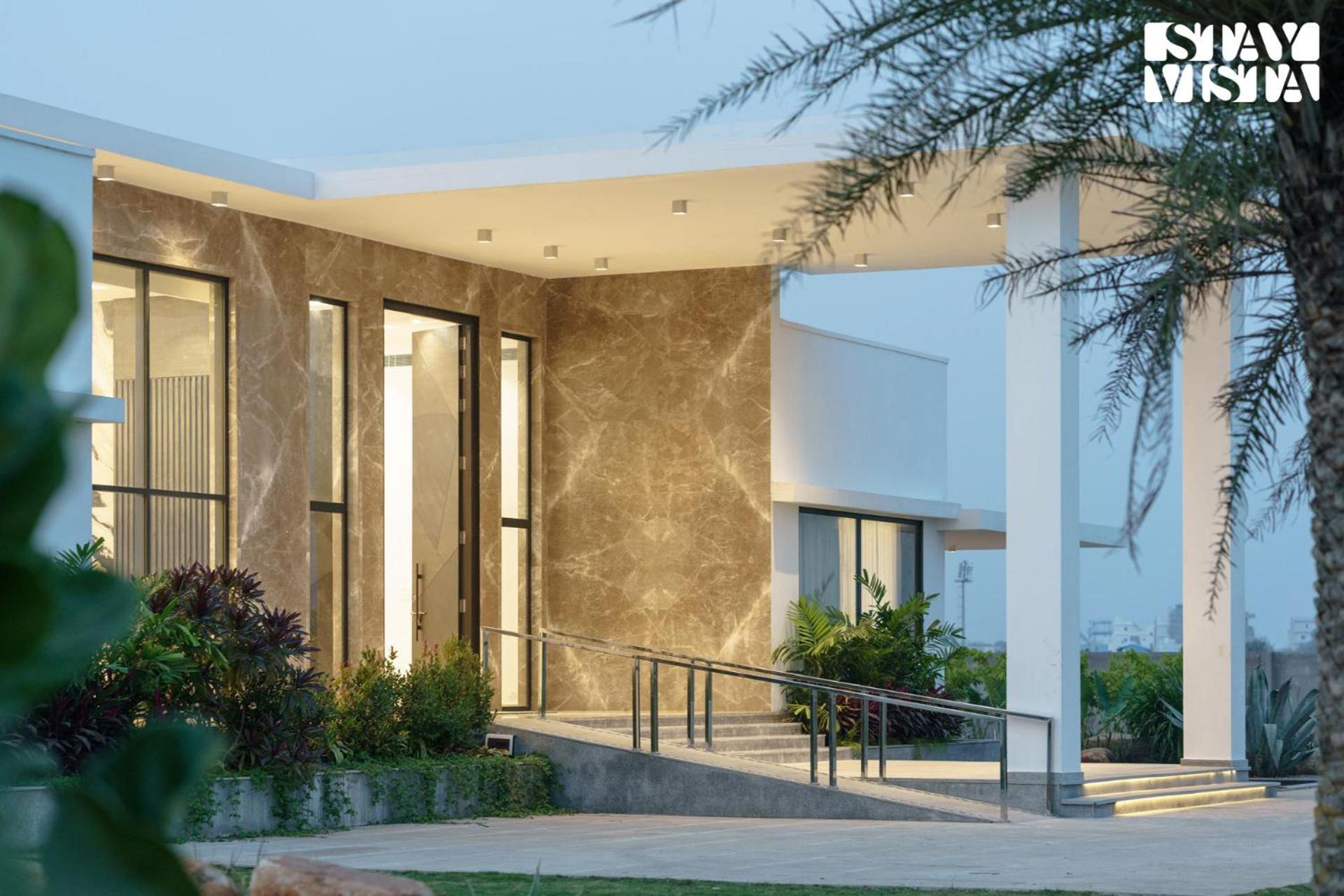 Stayvista At Aj House With Pvt Pool & Projector Set-Up Hyderabad Exterior photo