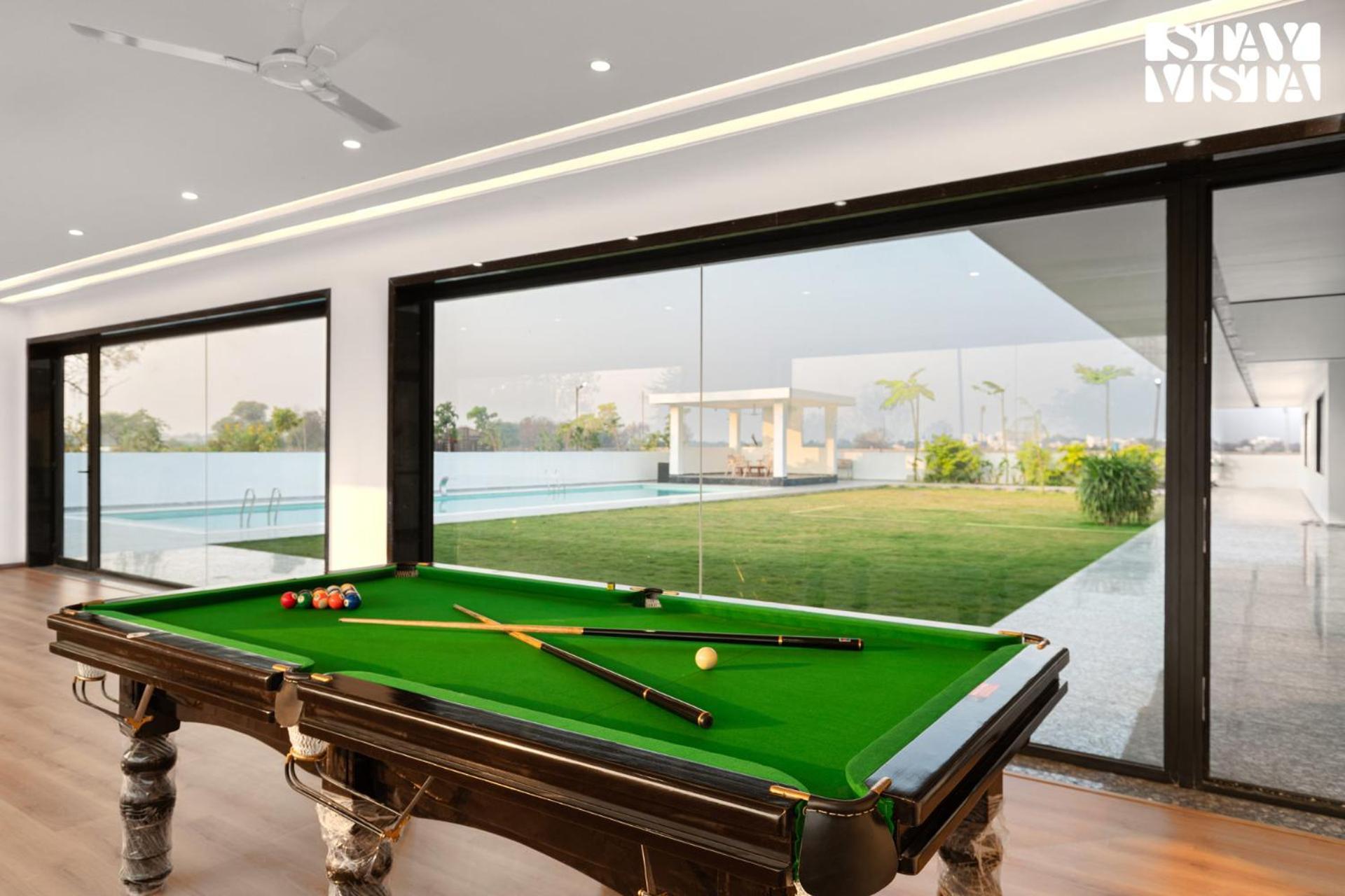 Stayvista At Aj House With Pvt Pool & Projector Set-Up Hyderabad Exterior photo